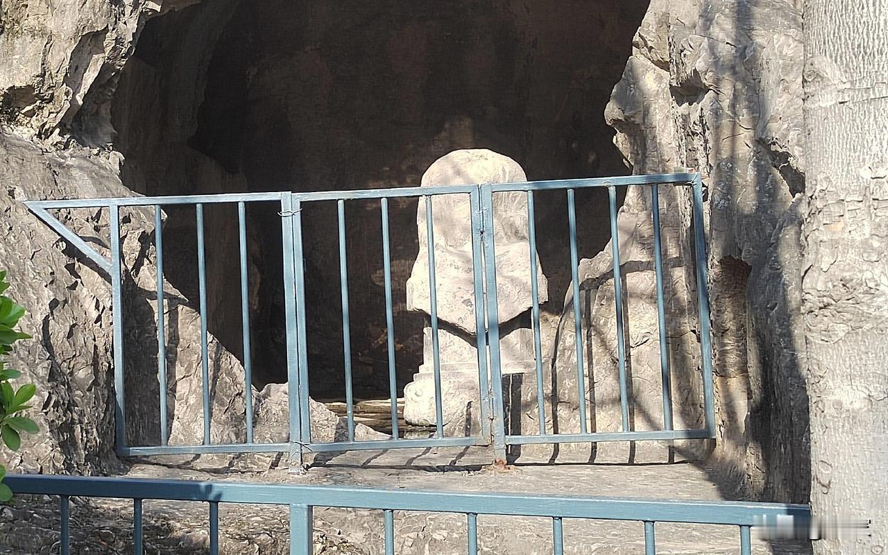 “你是徐某某吗？你欠“上海消费金融”的钱什么时候还啊！现在有个特惠的还款政策，只