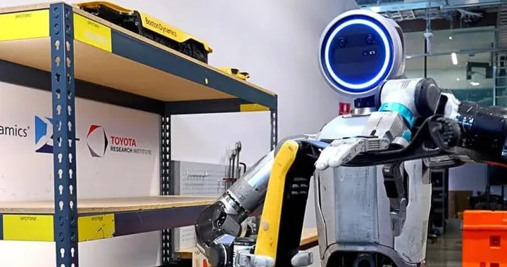 摆脱遥控器，波士顿动力人形机器人，开始「长脑子」干活了