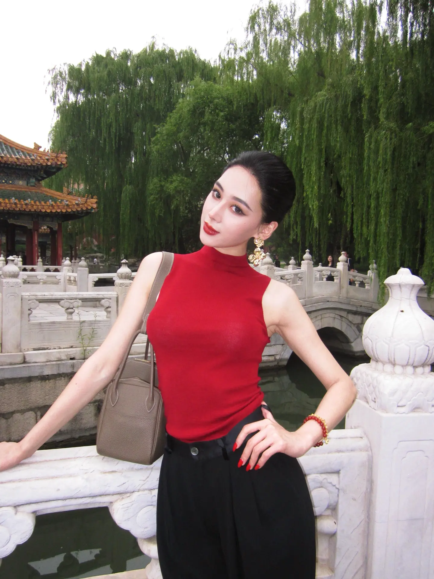 美本质就是旺盛的生命力。