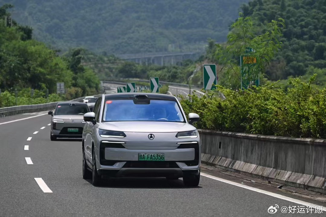 比亚迪【比亚迪全程护航丝路万里行，深圳收官再启海外征程】8月14日，2026丝绸