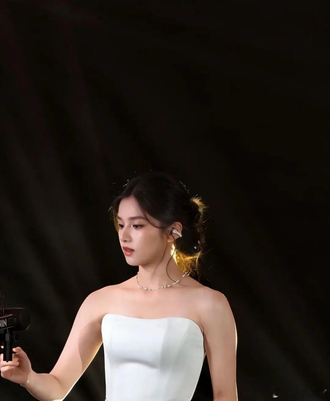 这大肩膀头 都没见过张婧仪瘦过 