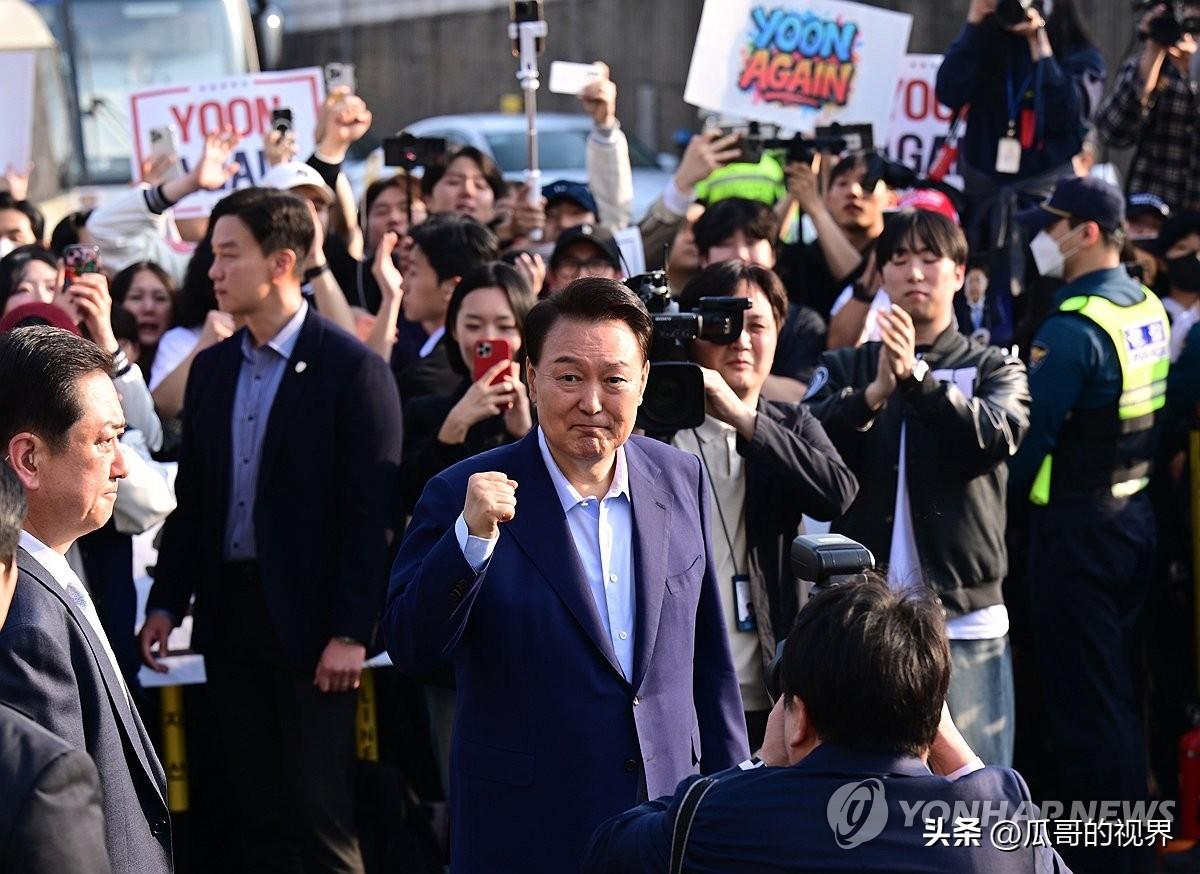 好巧，886天，他搬离首尔龙山区总统官邸

韩前总统尹锡悦11日下午搬离位于首尔