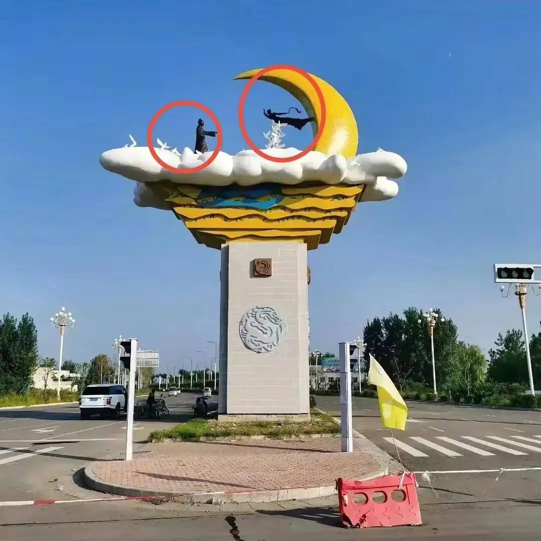 鲁山县这个700多万的牛郎织女雕塑，这下真的是彻底火了！一下子成了网红打卡地，但