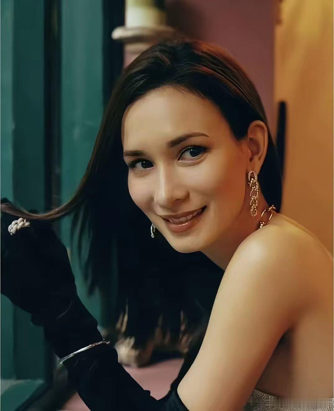 卢靖姗不能深扒，不扒不知道，一扒吓一跳，她居然婚后和丈夫一直分房睡……刚被韩庚哈