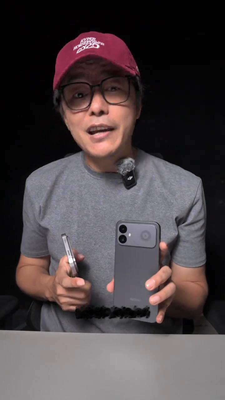 红米K90至尊版跟Max版都有哪些区别？一条视频告诉你。
·先看外观，整体设计保