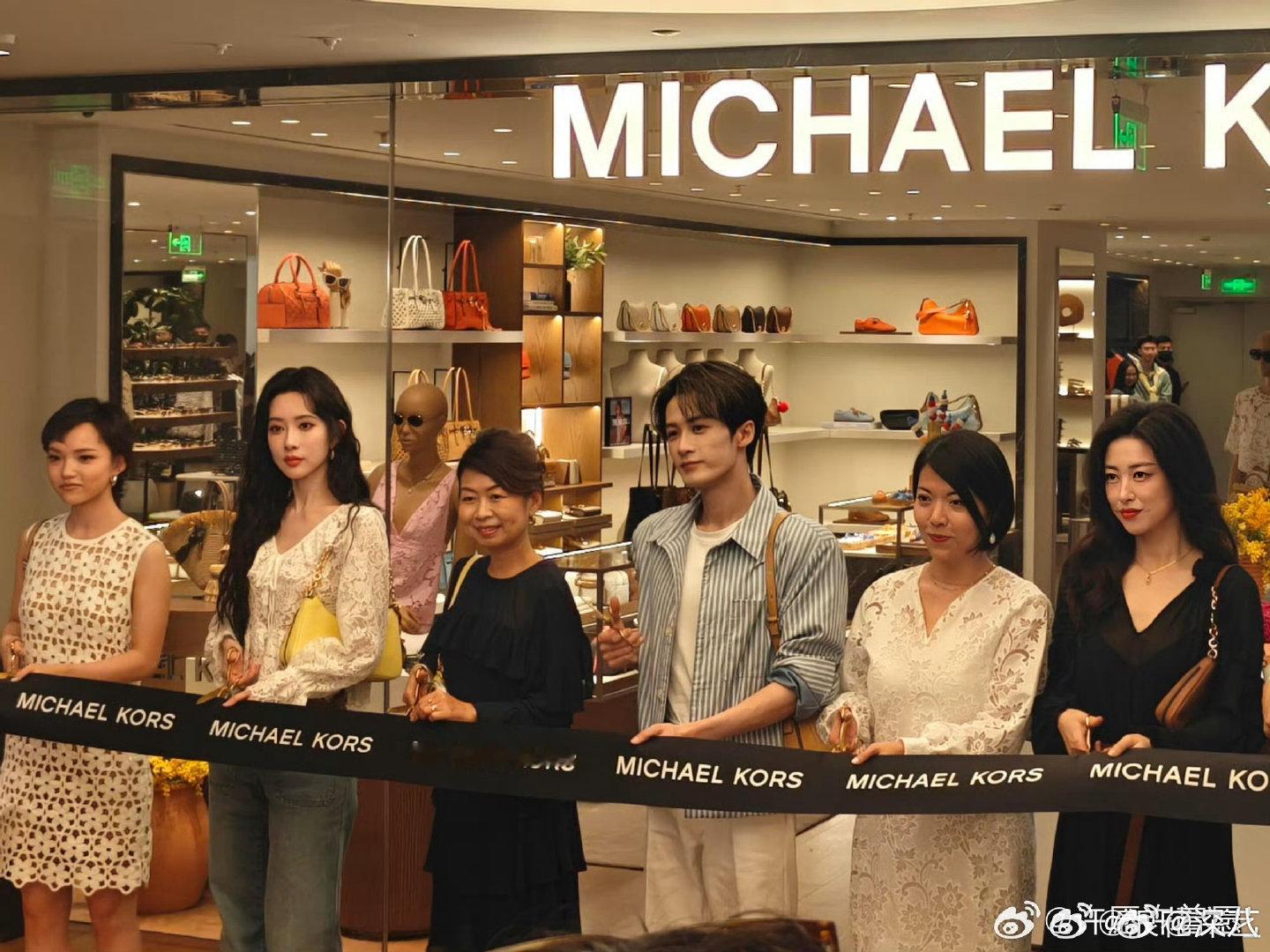 檀健次孟子义朱珠同框檀健次朱珠孟子义同框 檀健次孟子义朱珠同框 ，状态好好 