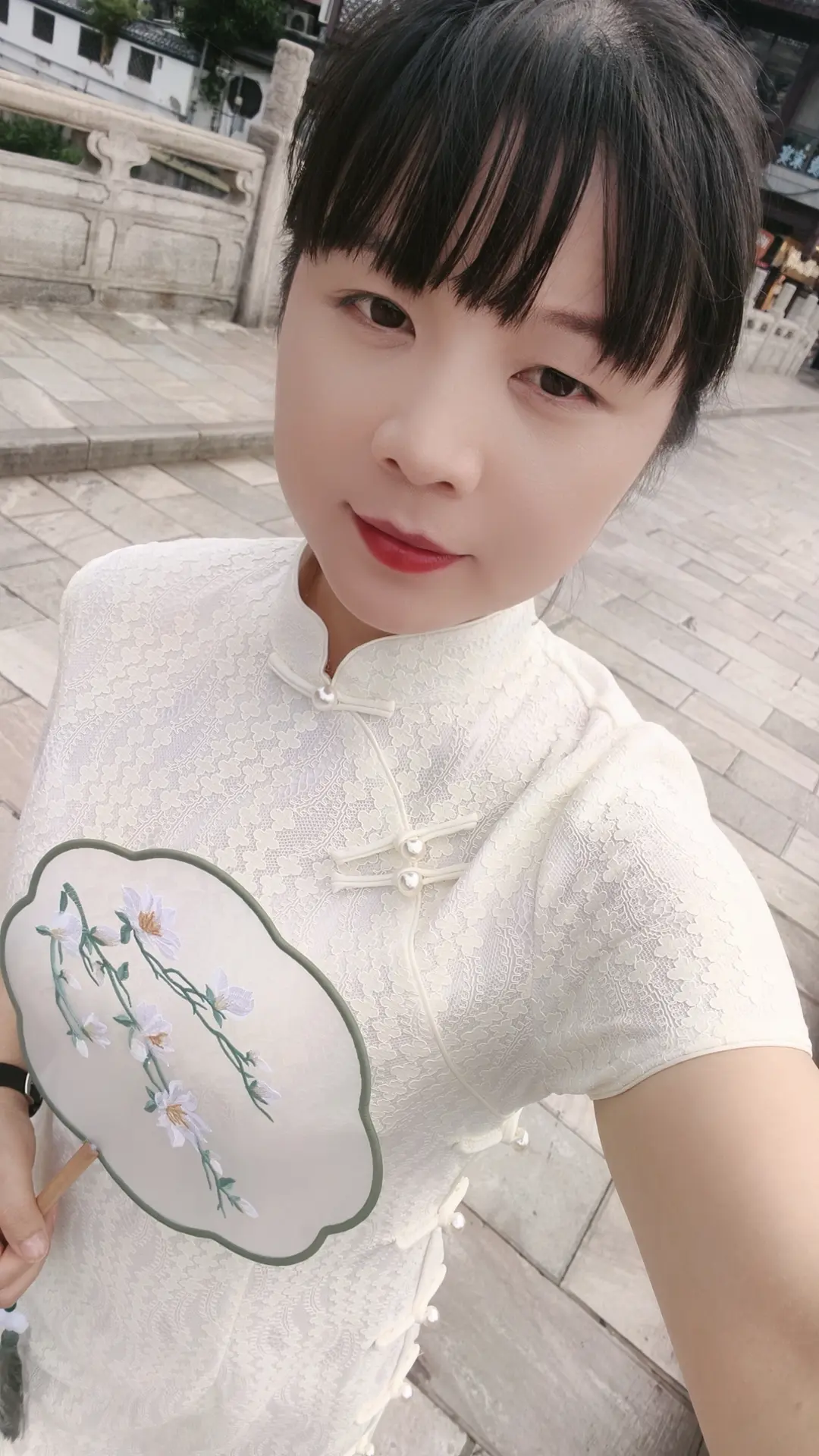 迟来的深情比草贱……  (鳄鱼的眼泪到底值不值得同情)？？？ 不要欺负...