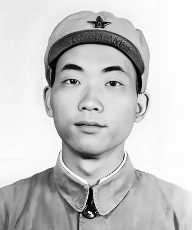 1952年深秋，志愿军总参谋部的一封战报让空气凝固，政治部主任杜平攥着电报纸，手