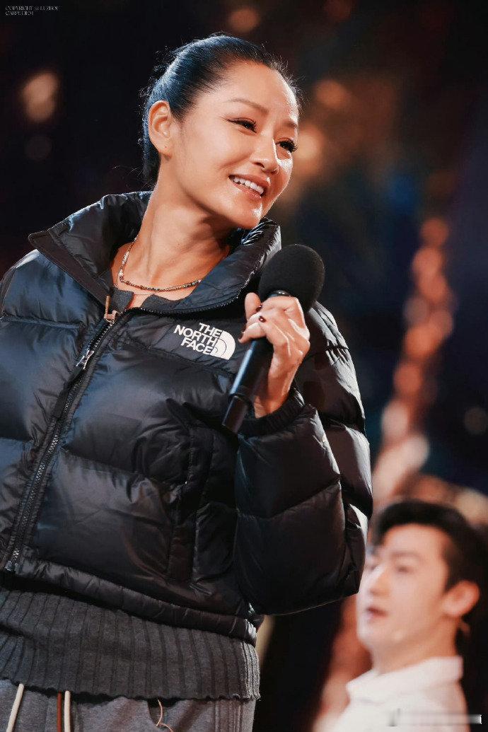 浪姐一公直播没有瞿颖浪姐一公直播换成李静，瞿颖这是说不干就不干，也太真实了瞿颖真