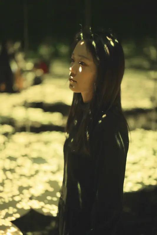 女明星当妈真的太不容易了。就说葛荟婕，17岁恋爱，18岁生女。怀孕时身体不好，后