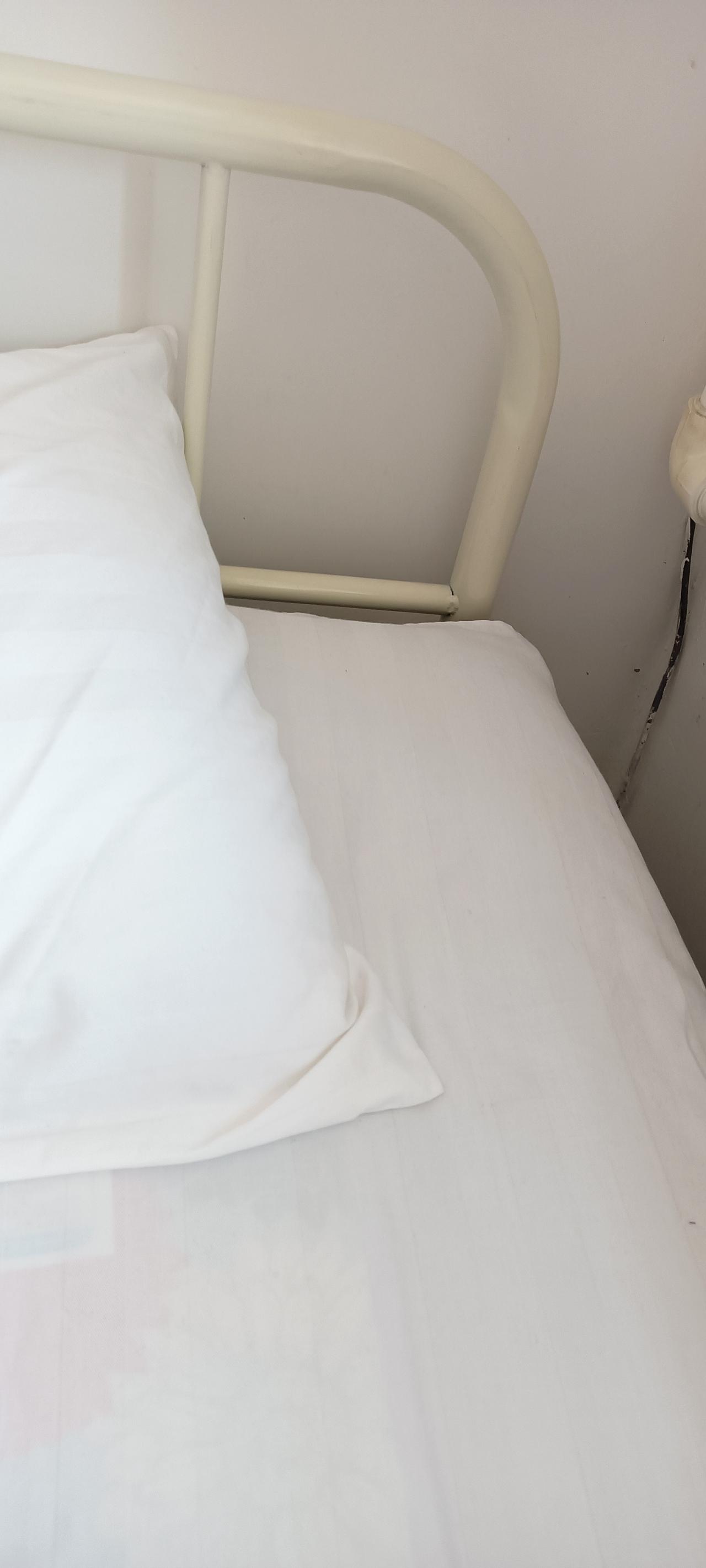 人活着就应该知足常乐吧！
刚才去社区诊所打针，本来我还觉得挺难受的，不知道是药效