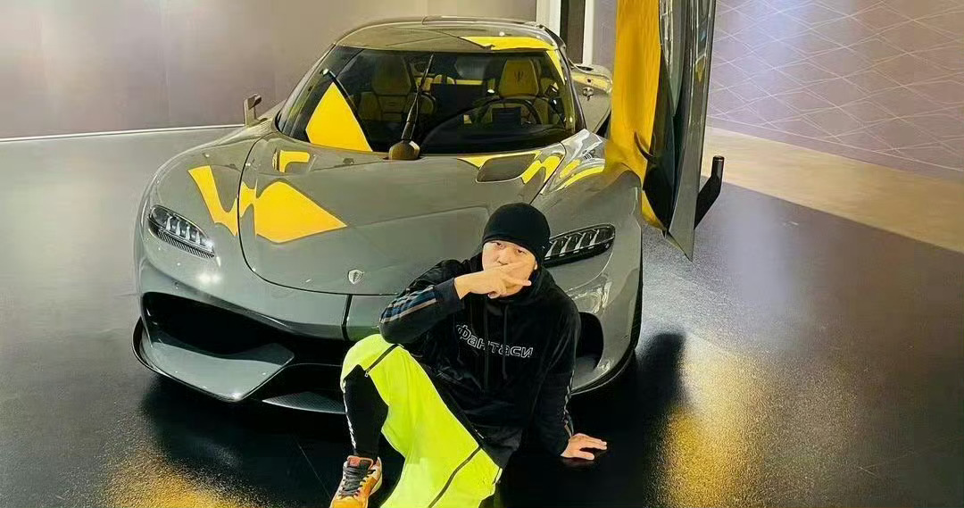 哥的副驾是留给老婆和女儿的