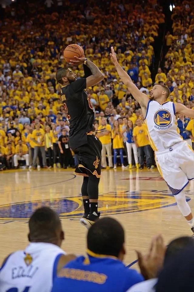 有一说一，库里的防守水平被严重低估，说库里防守差是因为拿他和乔丹，科比，詹姆斯这