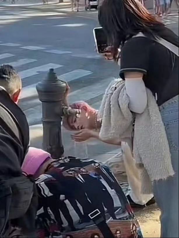 #一生要出片的白敬亭#感觉全世界都在偶遇小白[哈哈][哈哈]我白哥还不都是为了白