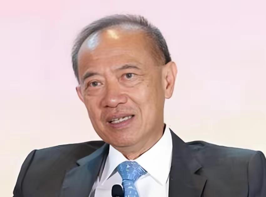 新加坡前外长：美国不敢跟中国开战：新加坡前外长、前空军参谋长杨荣文说，美国虽威胁