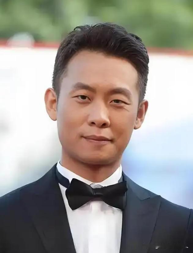 2004年，张译请一个钟点工，离开后发现钱被偷了，钟点工还不承认，张译只能报警。