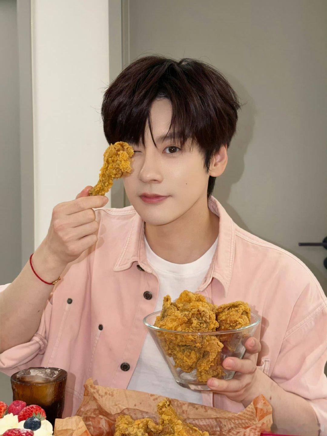 魏哲鸣给马丽杨迪取名迪丽热巴你好星期六简单粗暴又好记，魏哲鸣给马丽杨迪取名太有梗