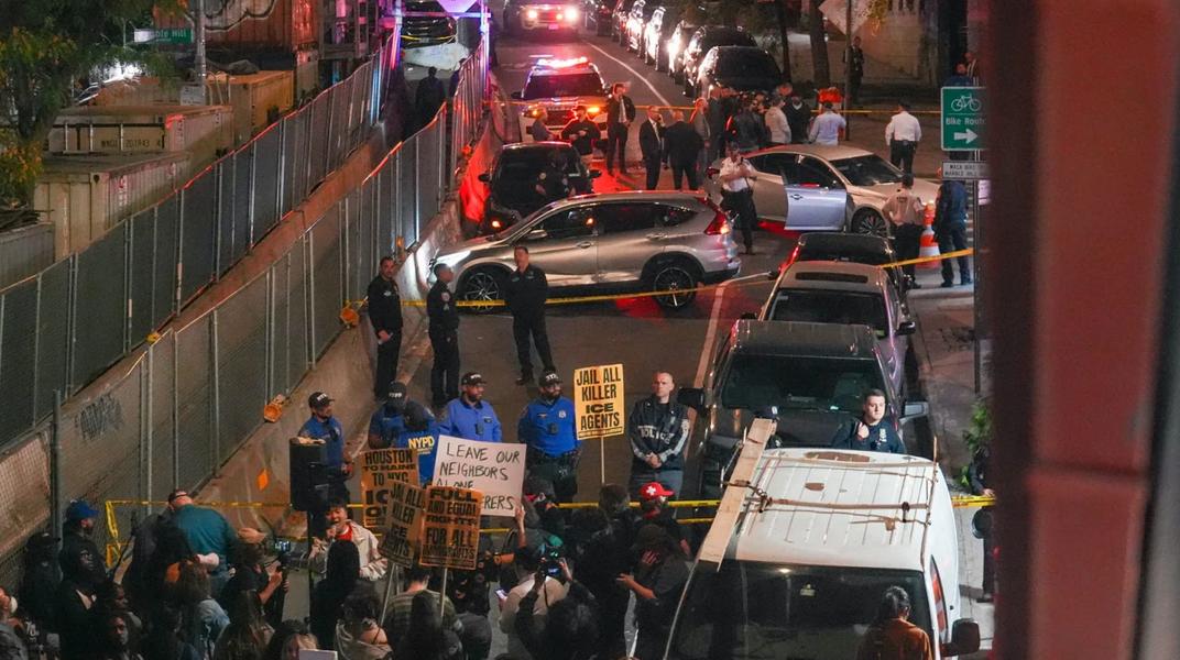 纽约，ICE探员再次街头开枪

当地时间10月8日下午4点左右，ICE联邦探员在