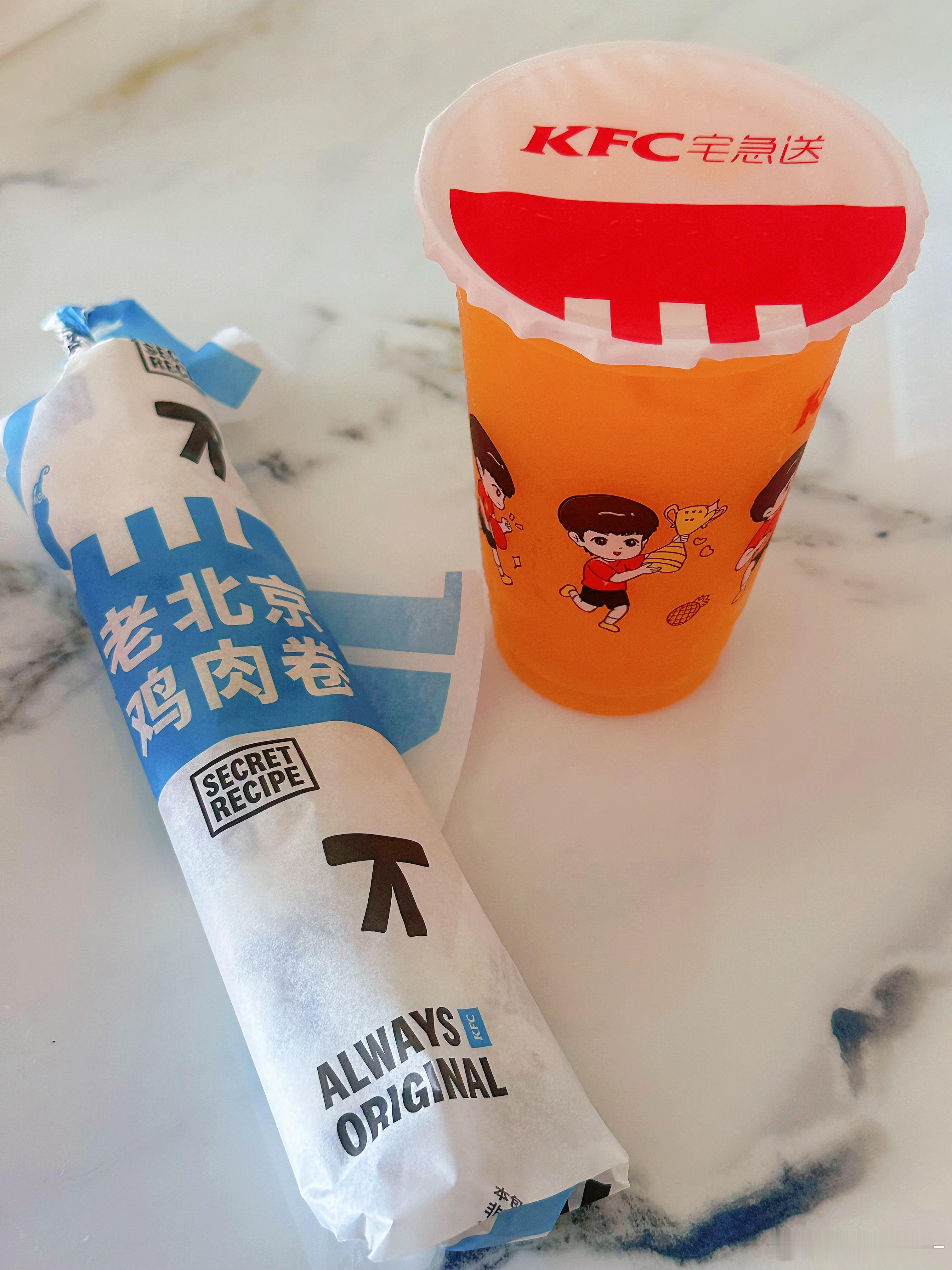 日常 幸福下午茶好久没喝九珍果汁🍹 
