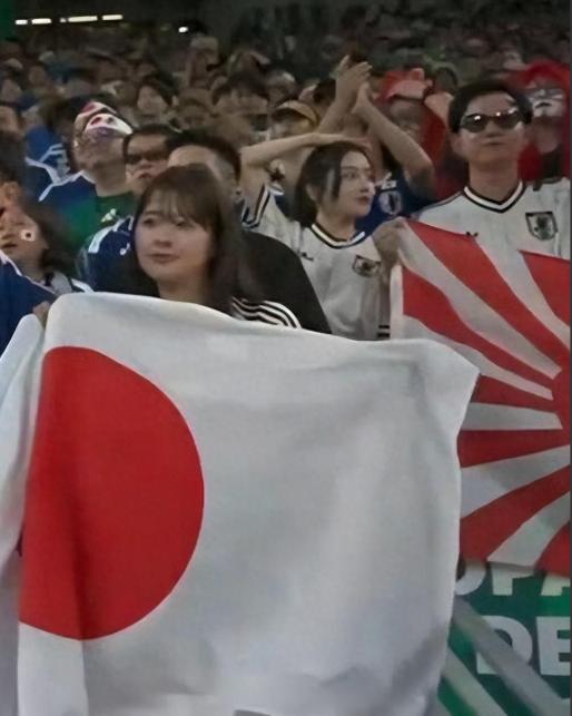 "明目张胆的挑衅"！6月21日，日本队4：0大胜，但在看台上却出现了诡异的一幕…