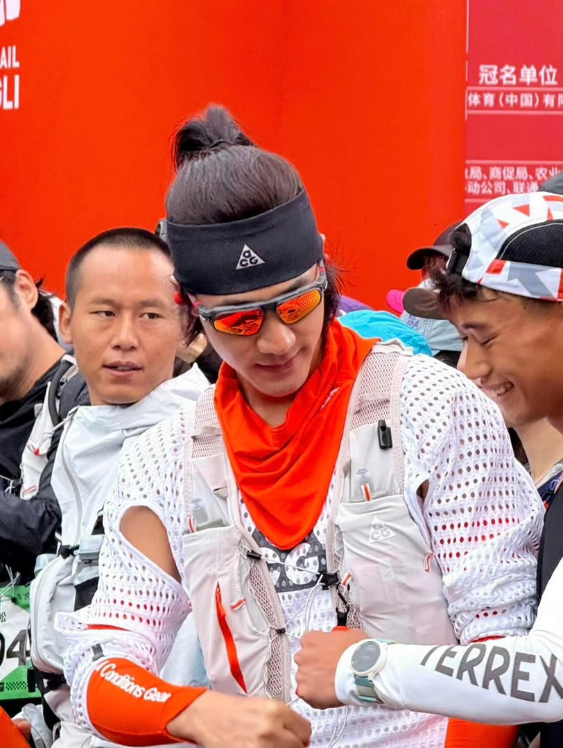此沙真的是山系男吧网友跑步又偶遇此沙了 想偶遇此沙可以多跑步！这不又碰见此沙跑步