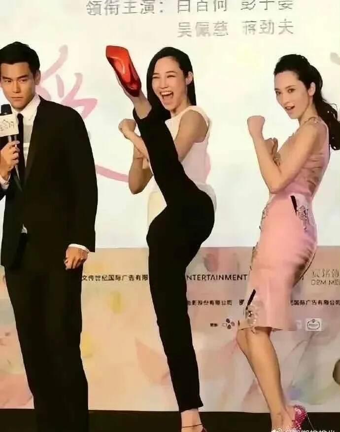 三个人都在人生高光时刻！这是白百合、吴佩慈、彭于晏的高光时刻。当时白百合是所有小