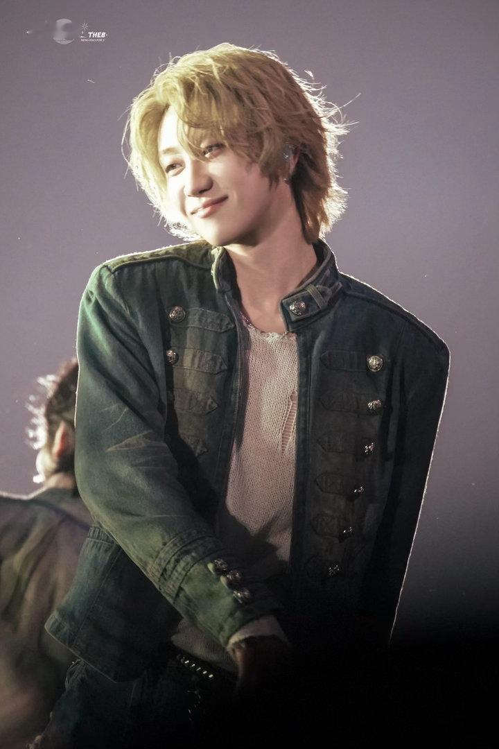 徐明浩首个米兰设计周艺人 徐明浩的每一步都走得扎实，从舞台到国际艺术盛会不是一蹴