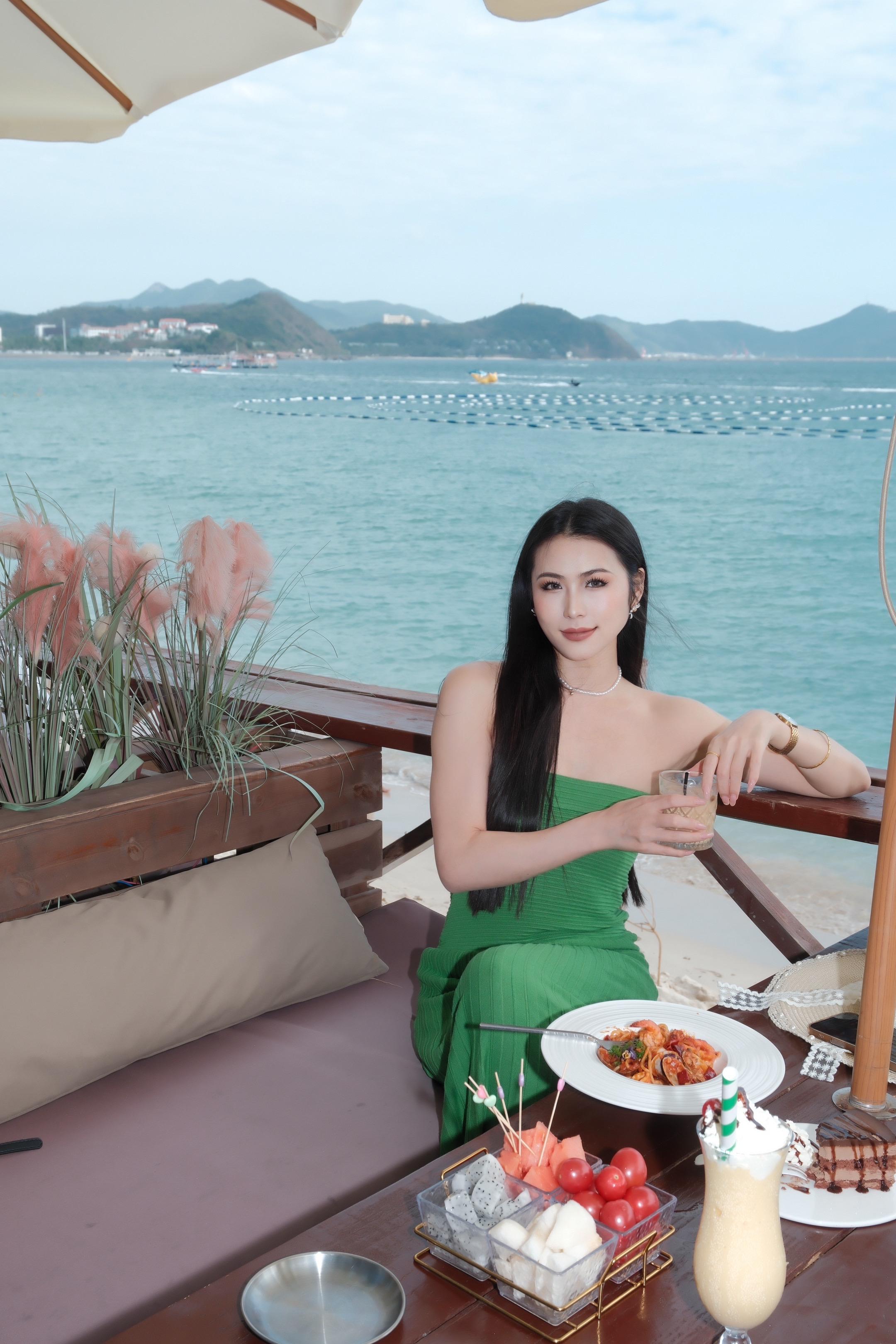 请问三亚还有什么好玩的 在床上躺了两天 想去人家的渔村又找不到地方