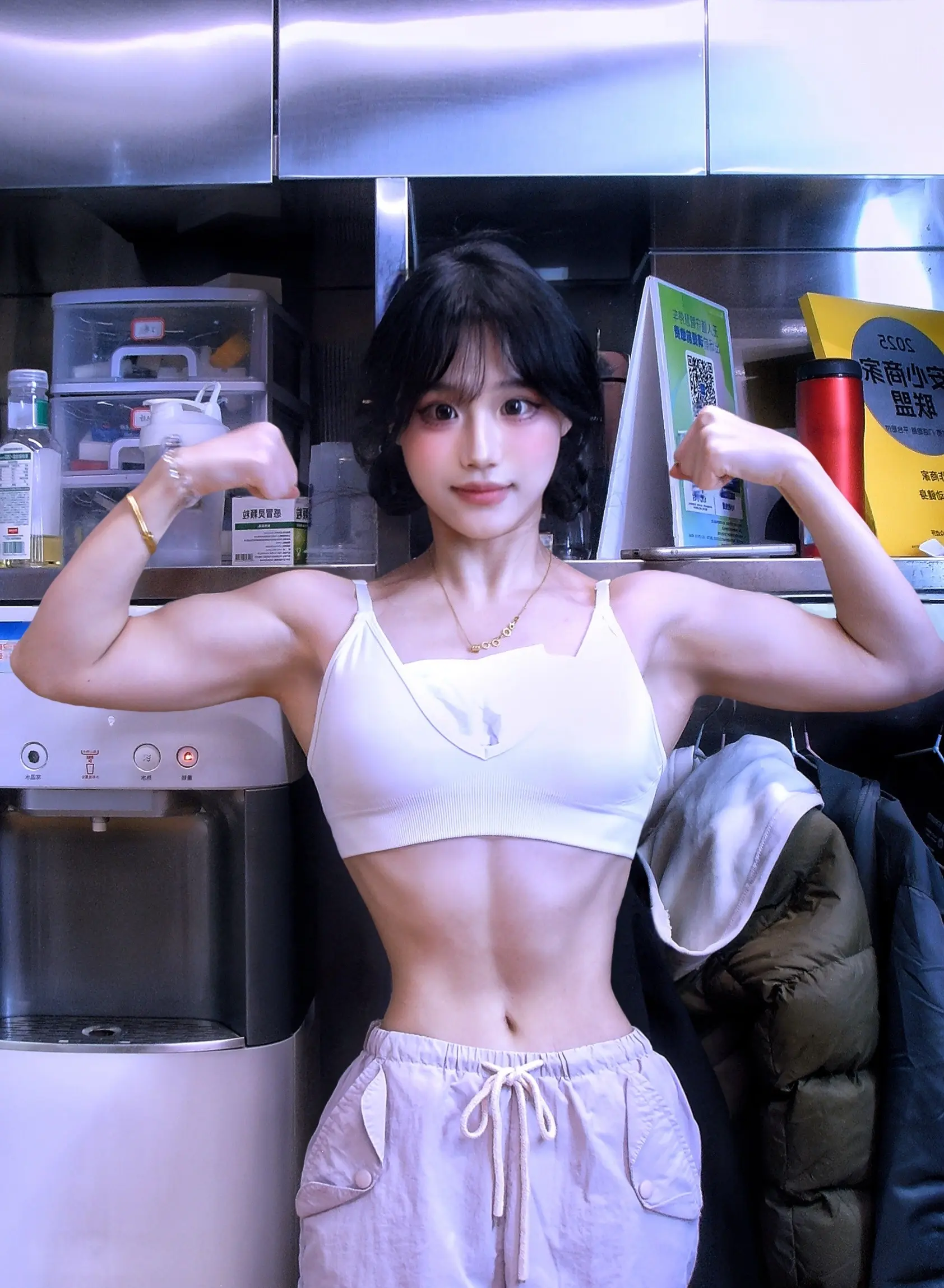 在吗？看看背。充血就是显大嘻嘻