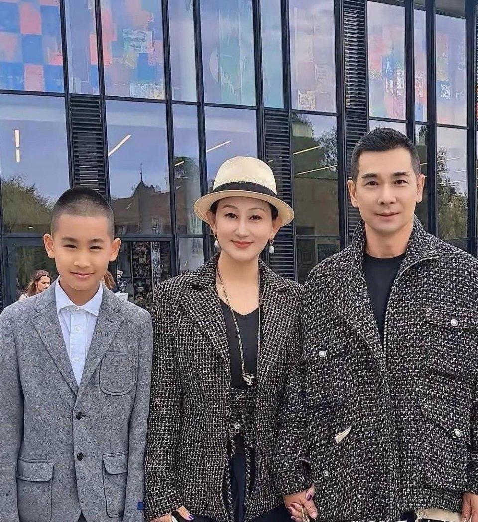 赵文卓的儿子考上了比哈佛还难进的贵族学校，太厉害了，以后不会有进娱乐圈的打算了吧