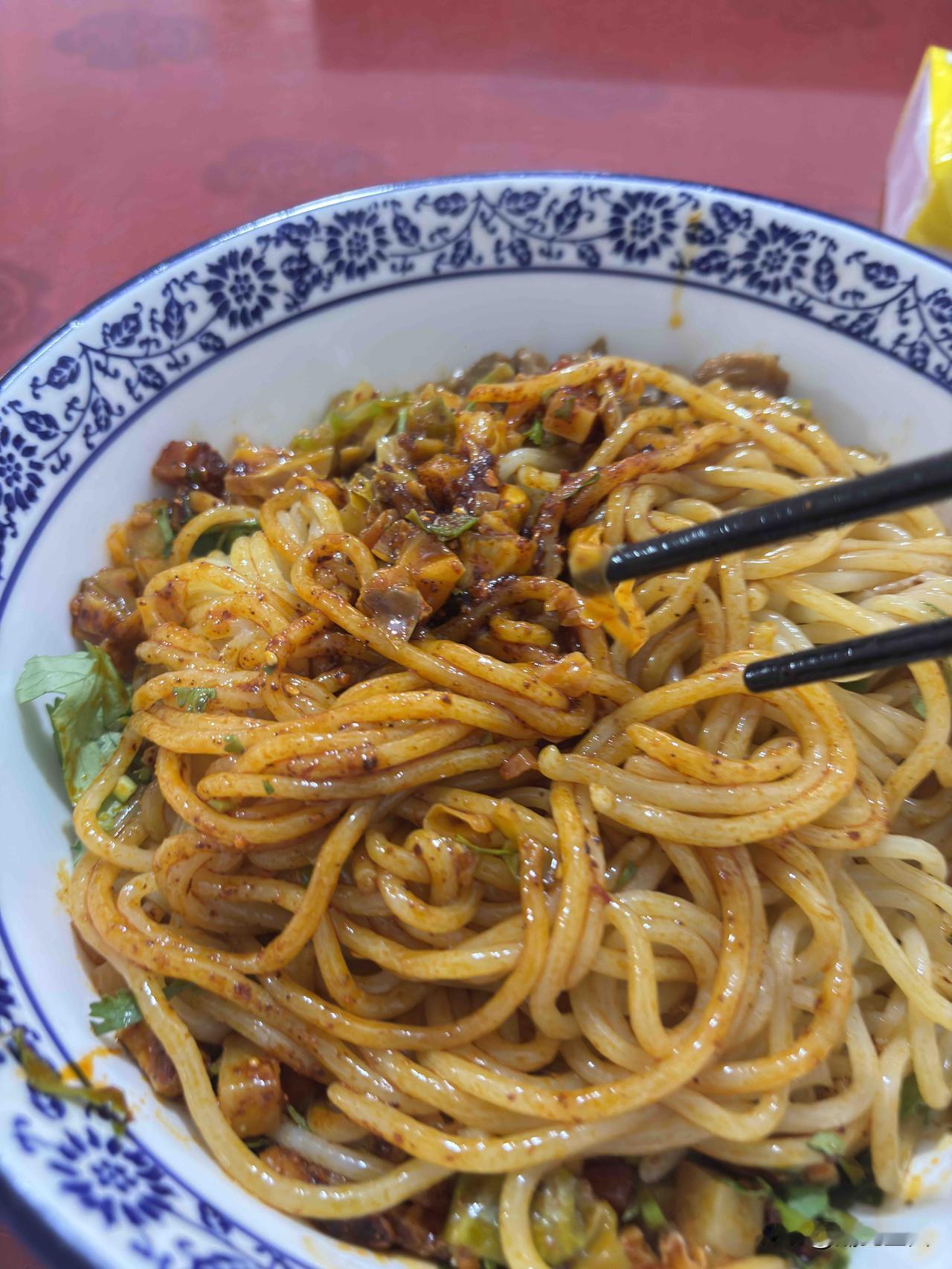 在西安甘家寨社区吃的肉臊子饸饹面，说是富平的。不知道富平那边的面食主要是什么？是