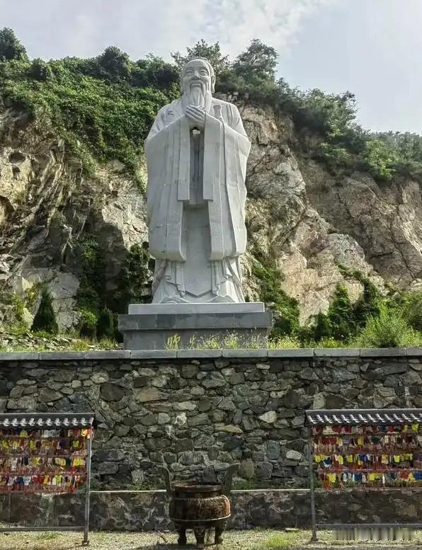 如今互联网上充斥着这样一种荒谬论调，声称东大是全世界最“不讲道理”的国度。职场之