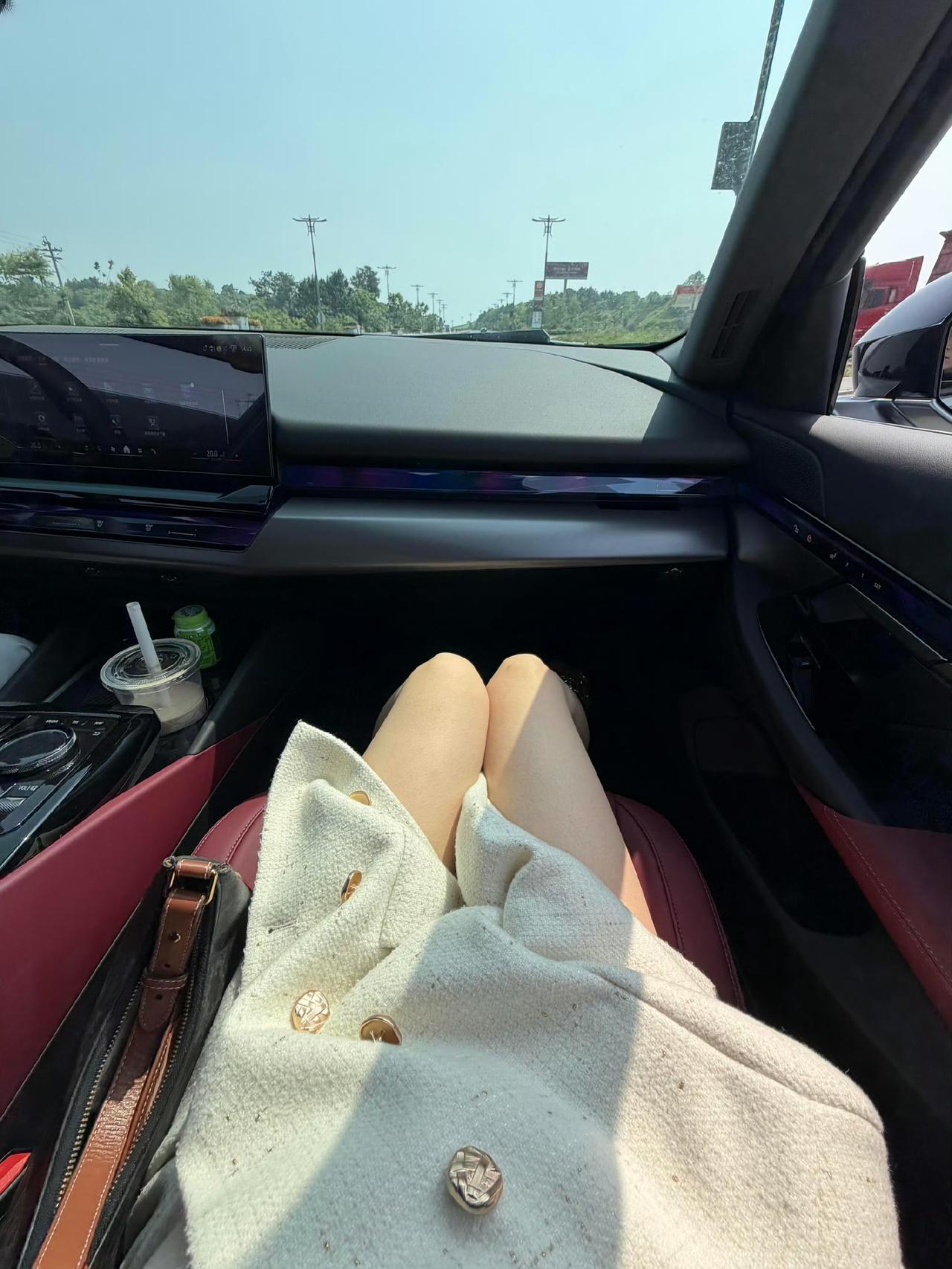 不要去关心别人，而是老老实实的做自己的事情；也不要去教育，猜测别人，都没什么意义