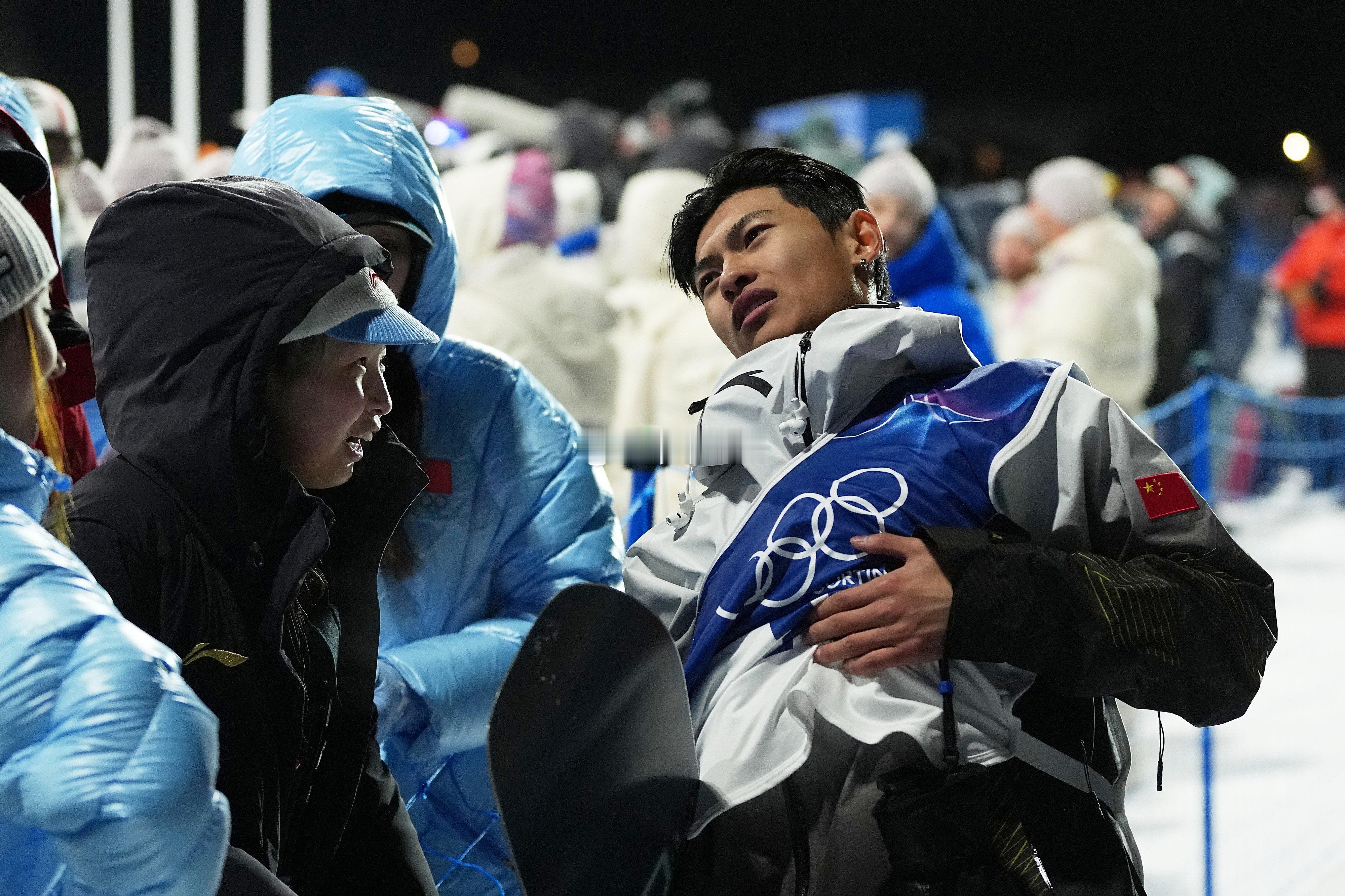 葛春宇肋骨骨裂坚持完赛为中国运动员顽强意志力点赞🔥🇨🇳葛春宇在单板滑雪男子
