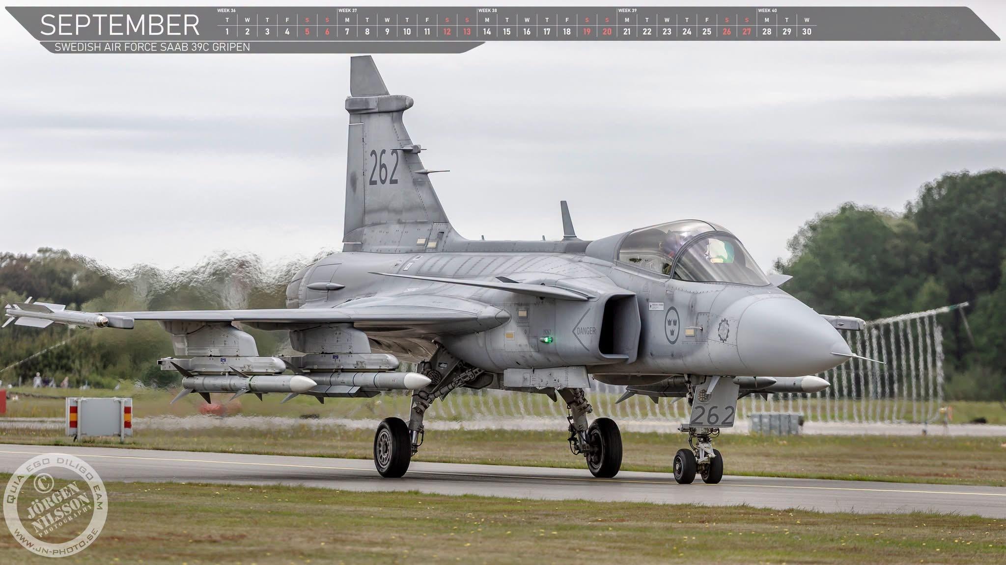 今日鹰狮 瑞典空军F17联队JAS39C鹰狮流星和AIM120中远距空空弹混合空