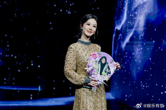 杨紫 大花气质 杨紫的状态也太绝了！从容舒展又自带强大气场，一举一动都透着大气与