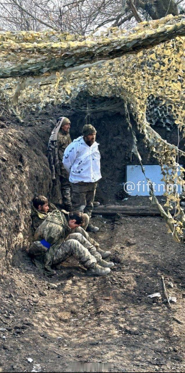库尔斯克州苏贾地区，尽管俄国人在敦促乌军溃兵主动投降🔞，但有视频显示俄军还是处