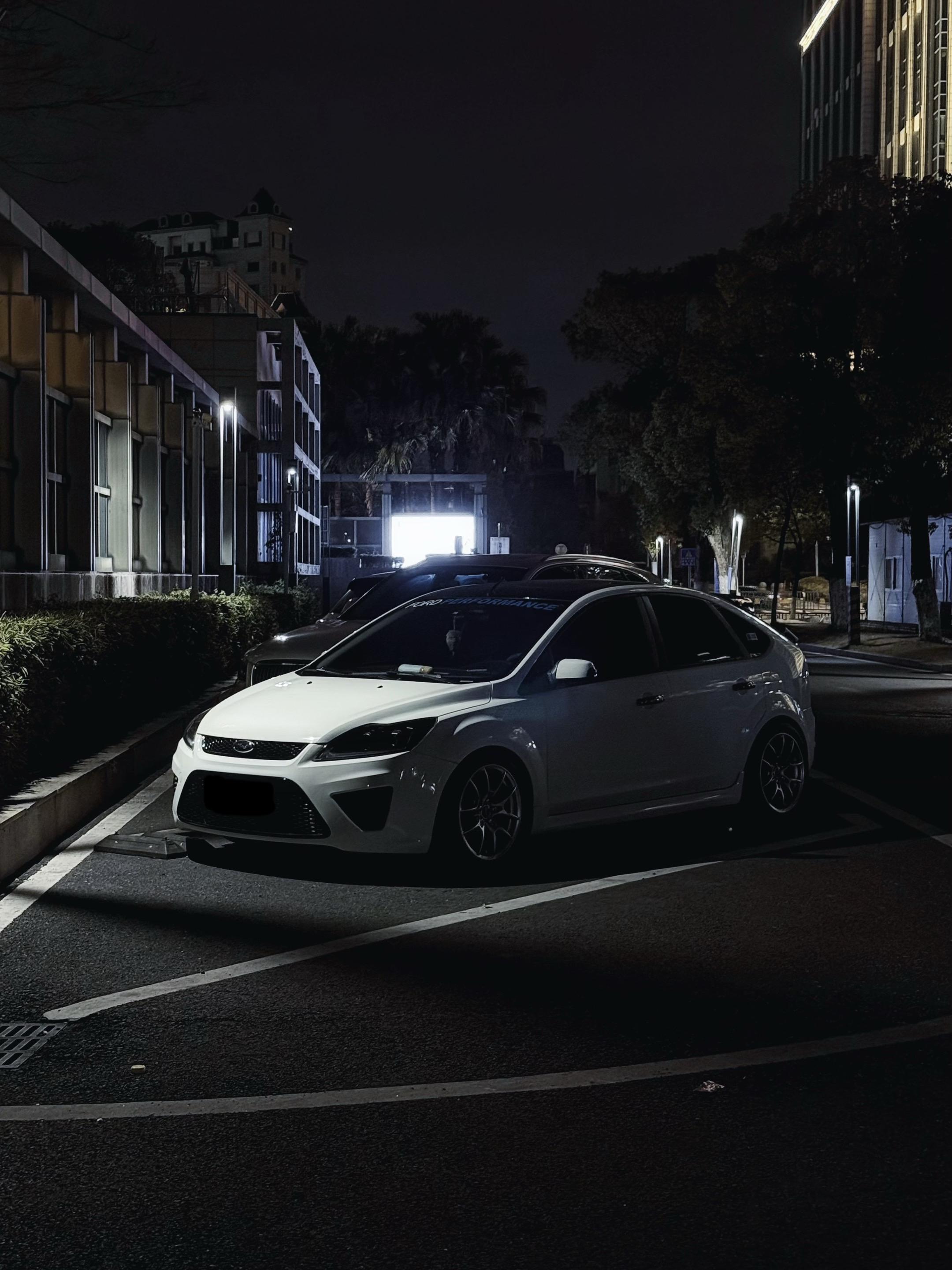 一台来自十五年前的 A级车的经典设计。在三代福克斯上市之后，由于消费者...