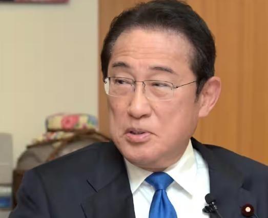 高市早苗明显撑不住了，关键时刻，岸田文雄给她支了一招！
高市早苗上任首相后，面对