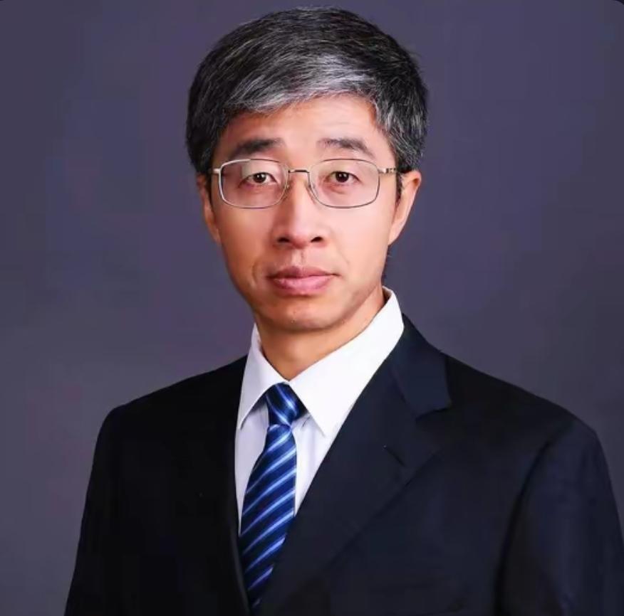 北师大副教授自费发千张传单开课，这才是教育该有的初心！
 
没想到一夜之间火了！