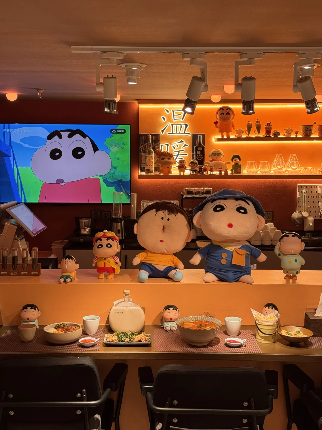 杭州新出的！！蜡笔小新一人食🍛好治愈啊。。