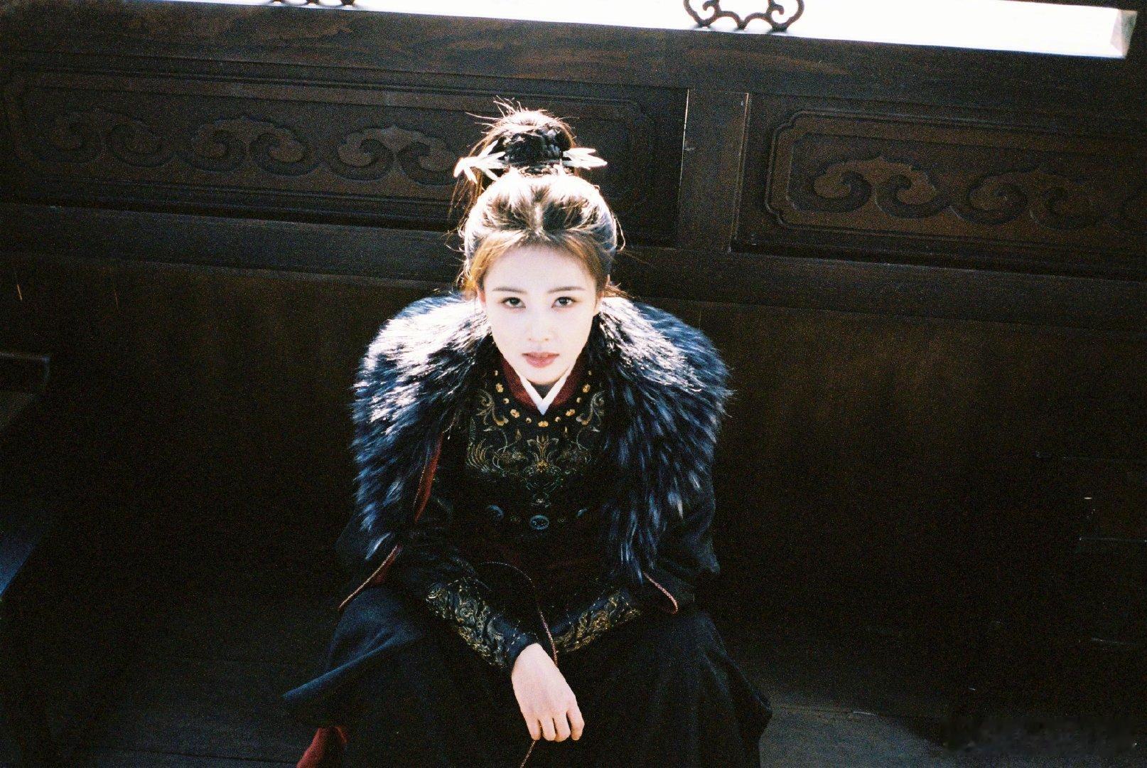 白鹿佩仪来也白鹿唐宫奇案破6000晒照 白鹿唐宫奇案破6000晒照，白鹿佩仪来也