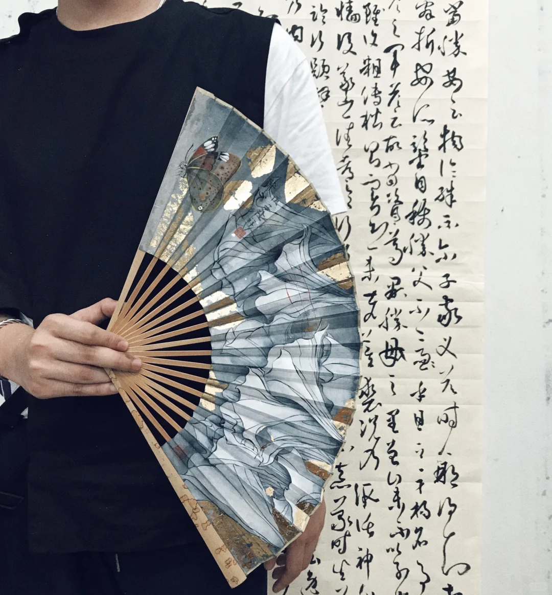 于夏天，邂逅一把专属折扇