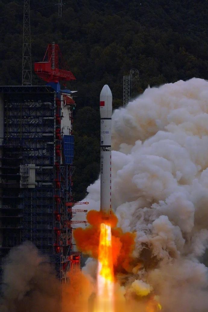 【我国卫星互联网技术试验卫星发射成功】11月23日18时00分，我国在西昌卫星发