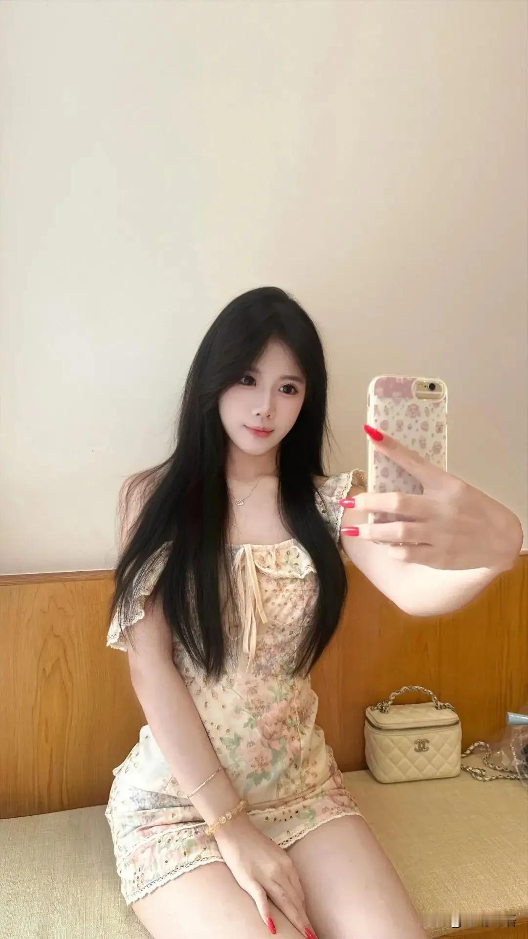 浅藏温柔，慢度日常，平凡的时光，也自有细碎美好。
中年感悟