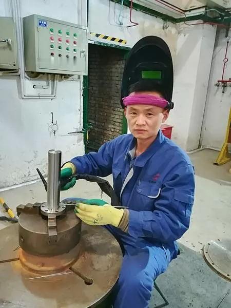 从消防战士到核城焊王！一身水火本领，焊卫大国核盾
 
李文强，男，汉族，1981