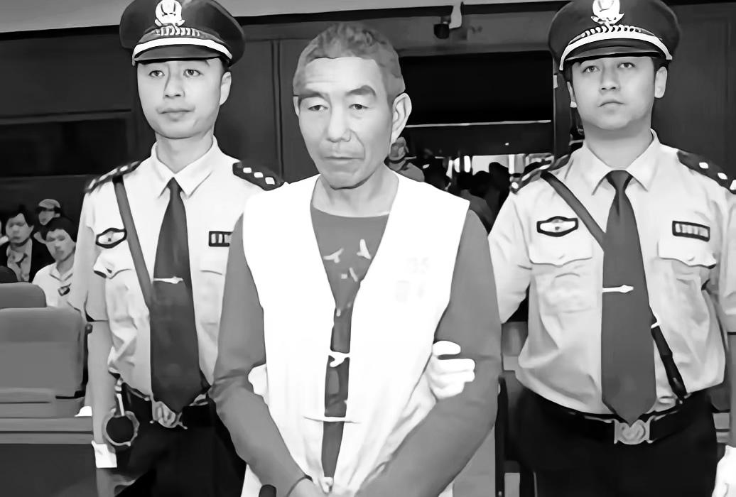 2007年起，云南晋城出了个狠角色——六十多岁的张永明。这老汉专干缺德事，连着好
