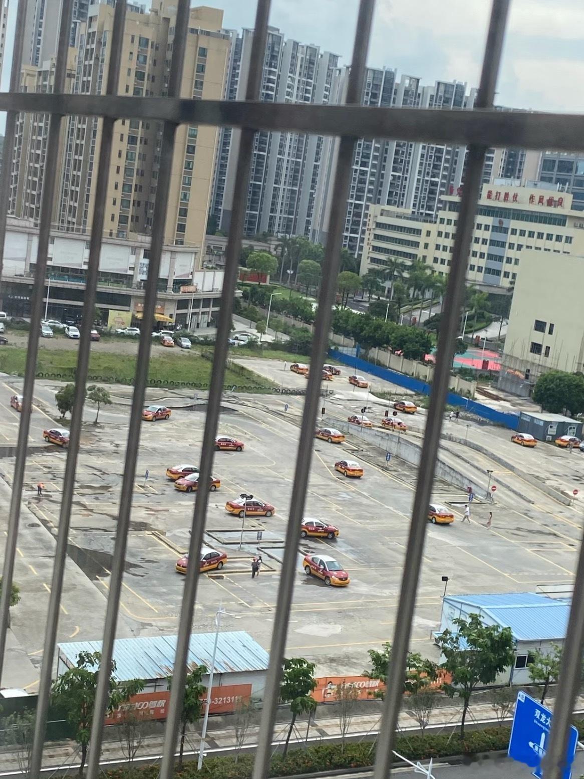 太恐怖了，每天都能听到楼下不断的喊，打死打死打死，以为我住在什么缅北地区。开窗一