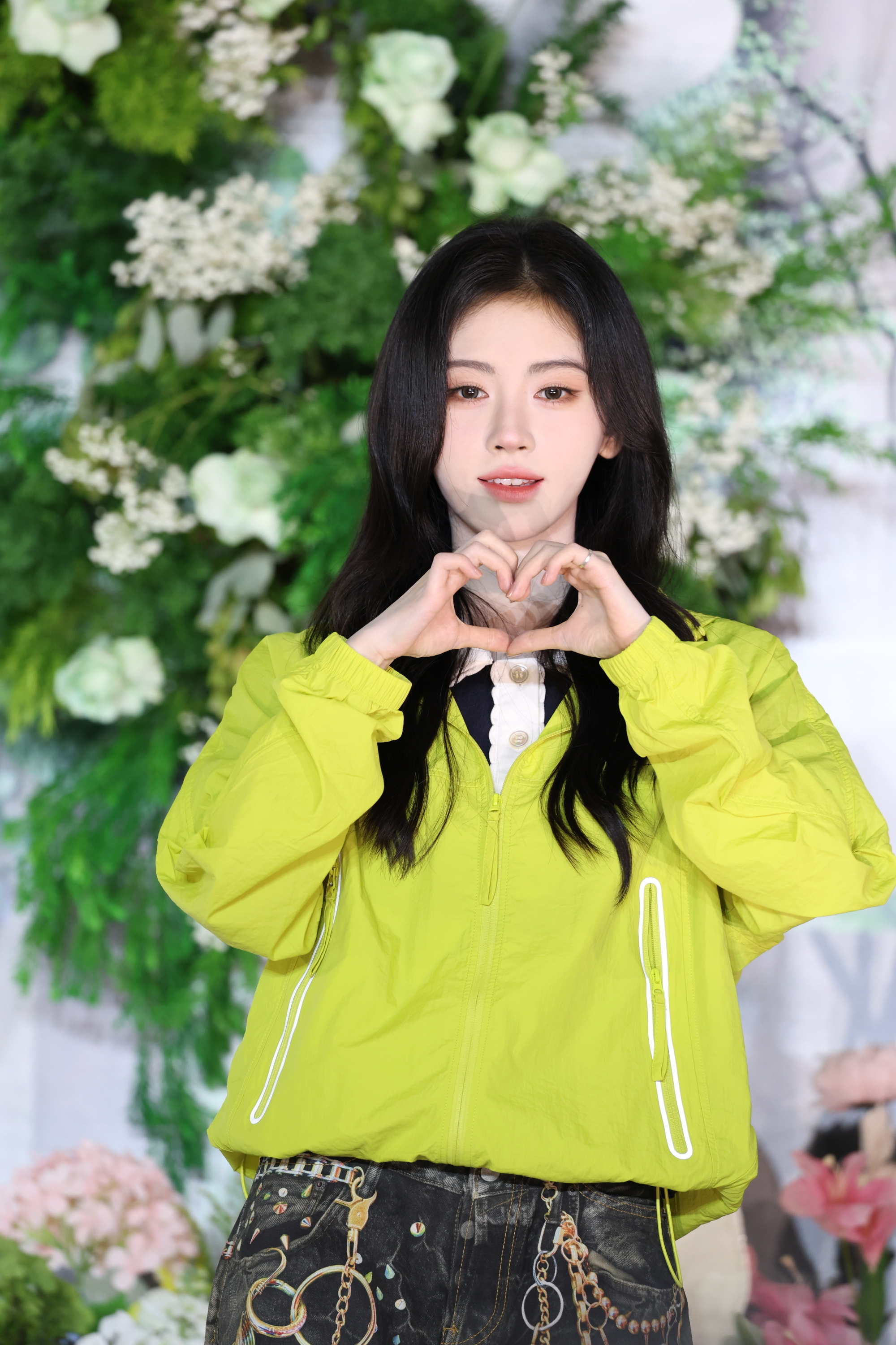 jjy鞠婧祎姜黎非 jjy鞠婧祎千香“北纬的思念被季风吹远 相信只是时间问题 我