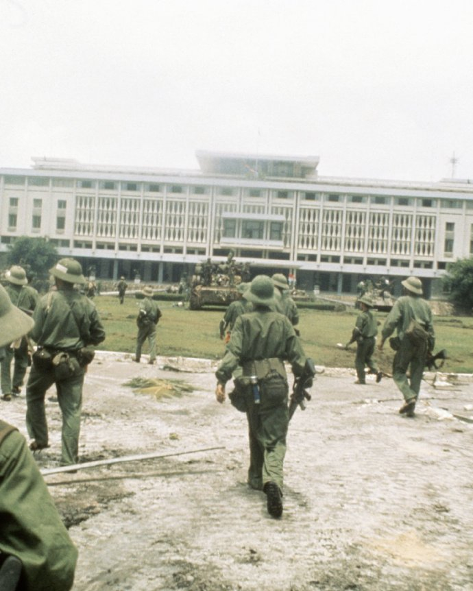 1975年4月30日，西贡解放，越南实现了祖国统一 